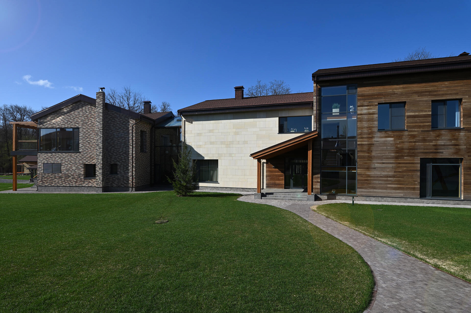 Private Villa by PROJECT architectural bureau
