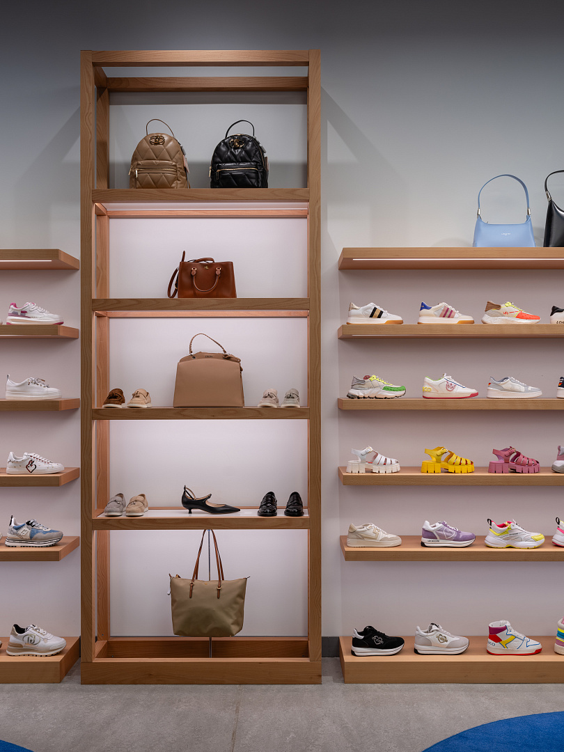 Grande Boutique SPACE by PROJECT architectural bureau