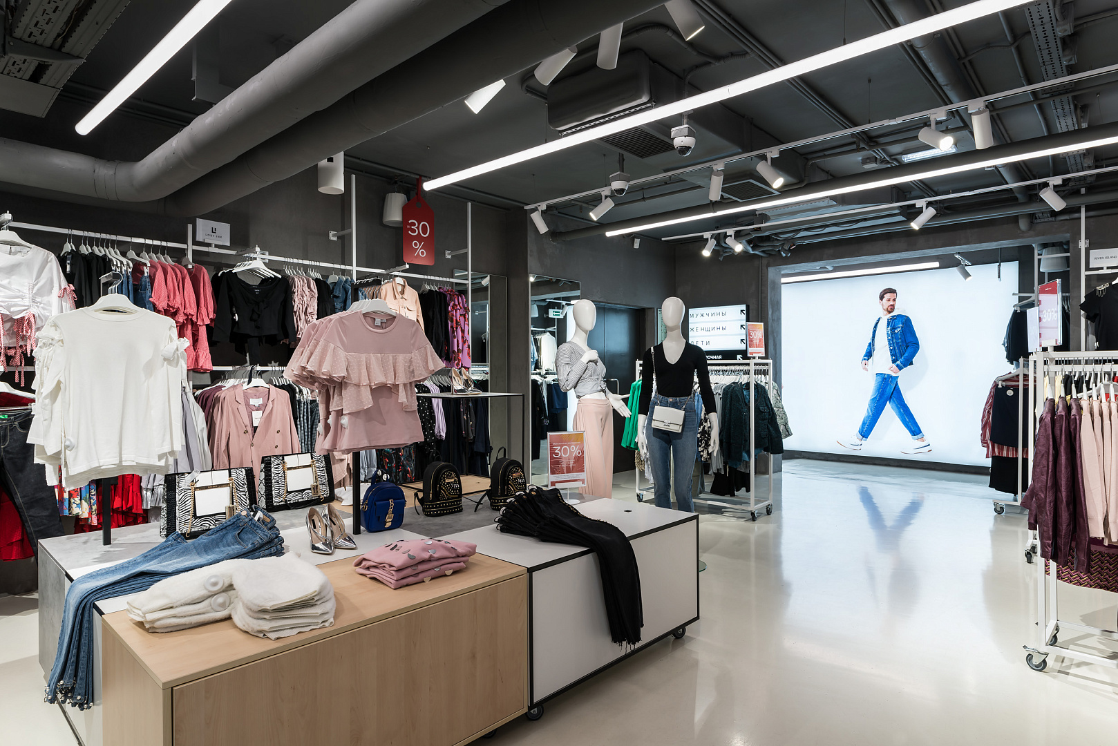 LAMODA MARKET Department Store by PROJECT architectural bureau