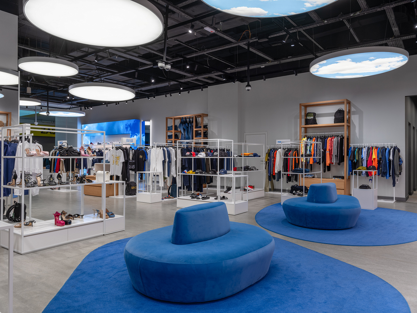 Grande Boutique SPACE by PROJECT architectural bureau