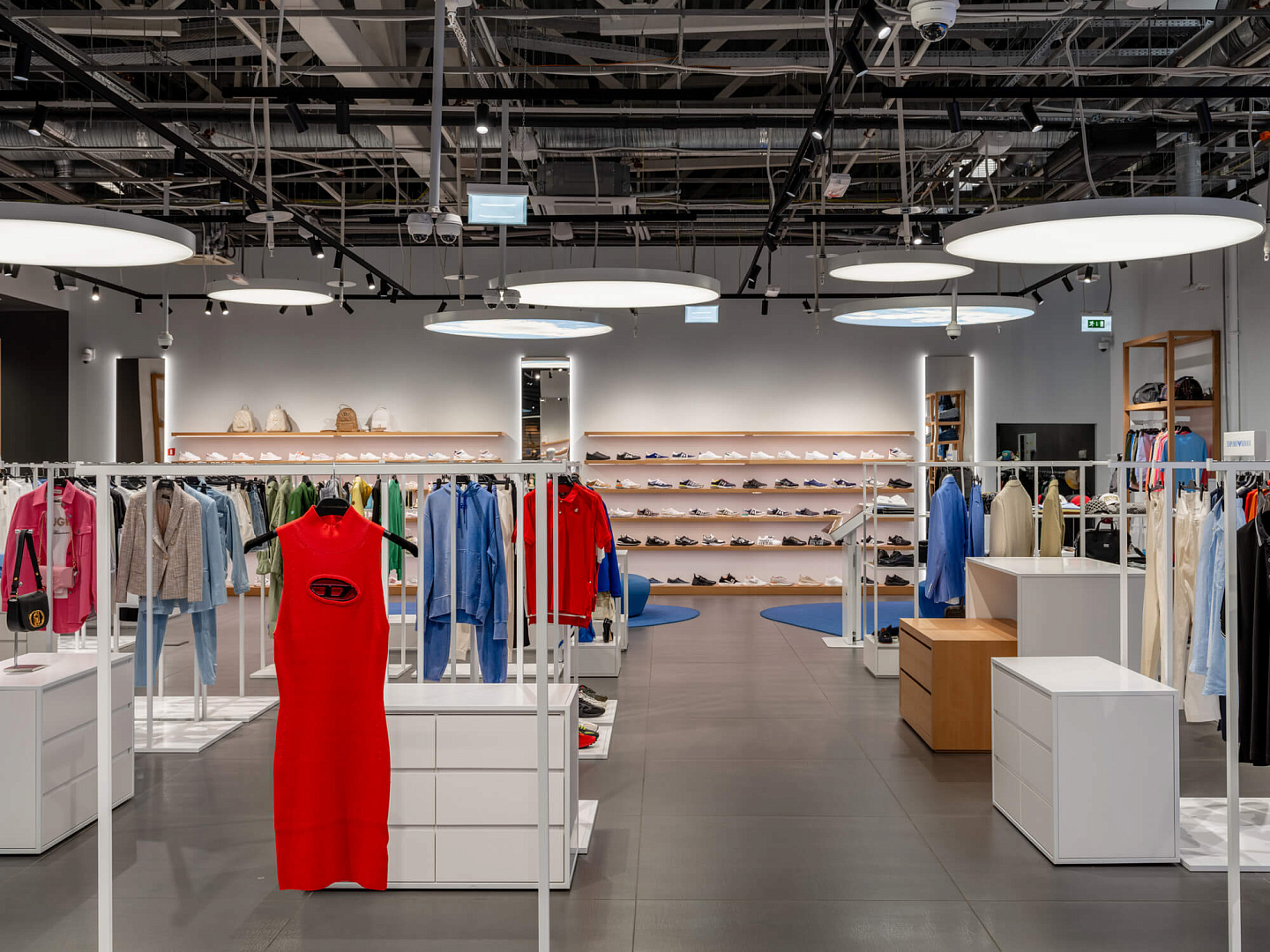 Grande Boutique SPACE by PROJECT architectural bureau interior design