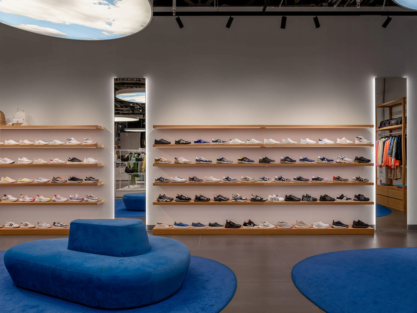 Grande Boutique SPACE by PROJECT architectural bureau interior design