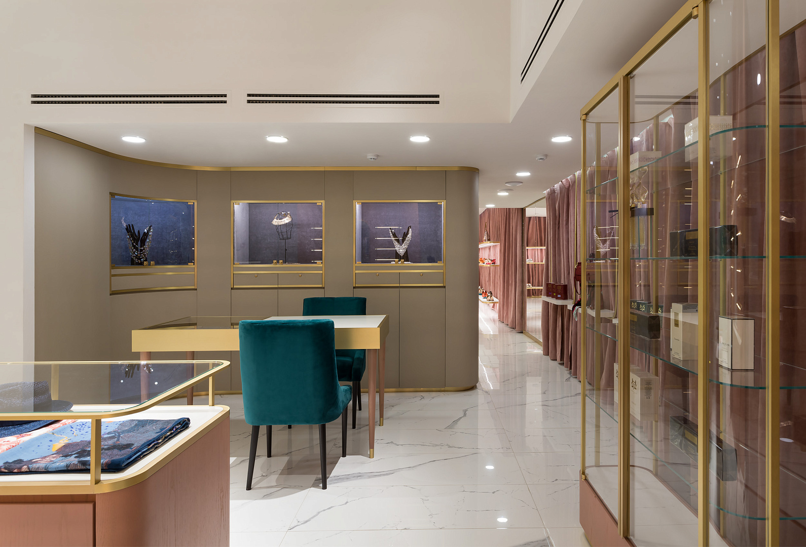 SOHO 32 by PROJECT architectural bureau