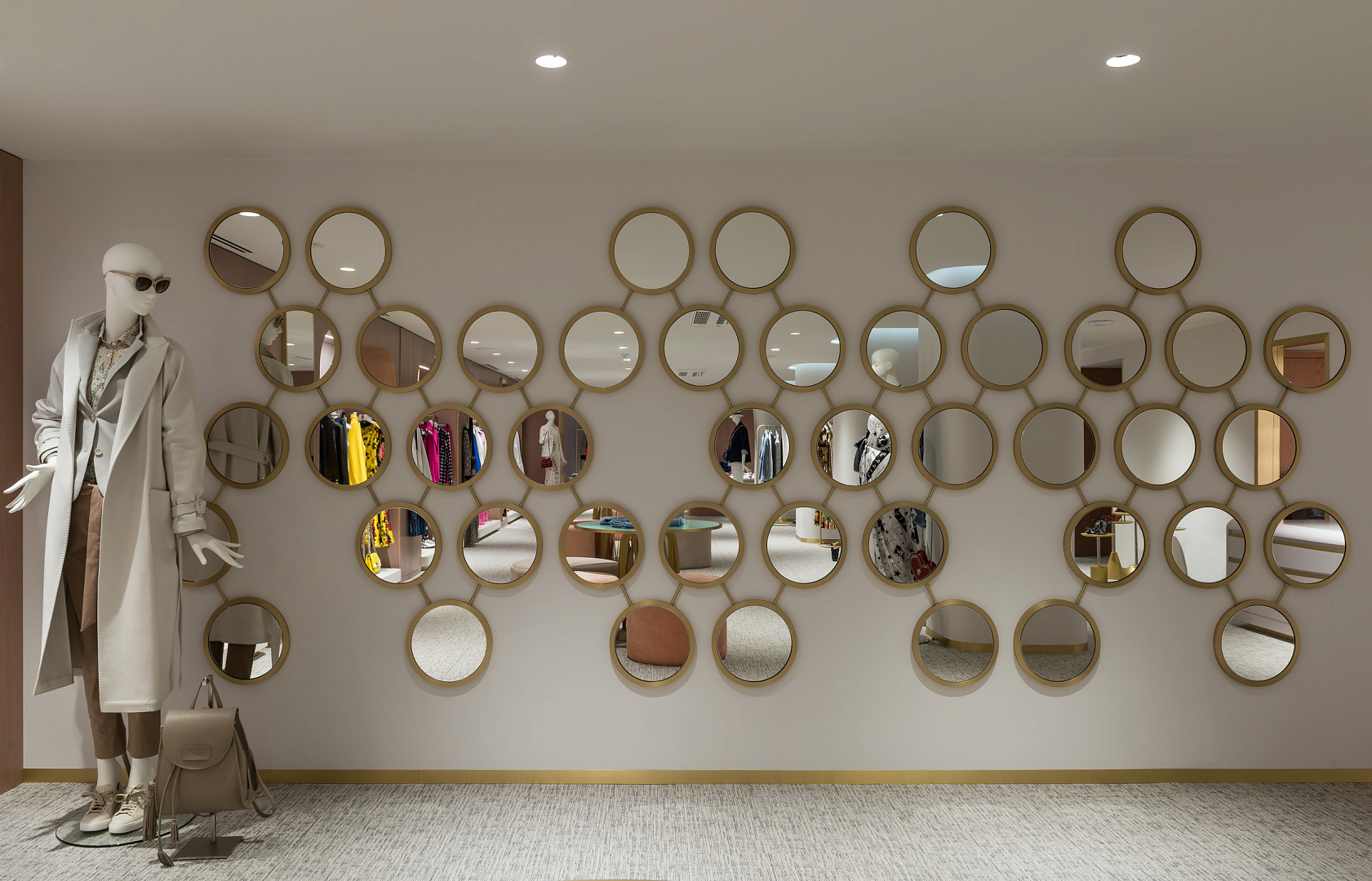 SOHO 32 by PROJECT architectural bureau