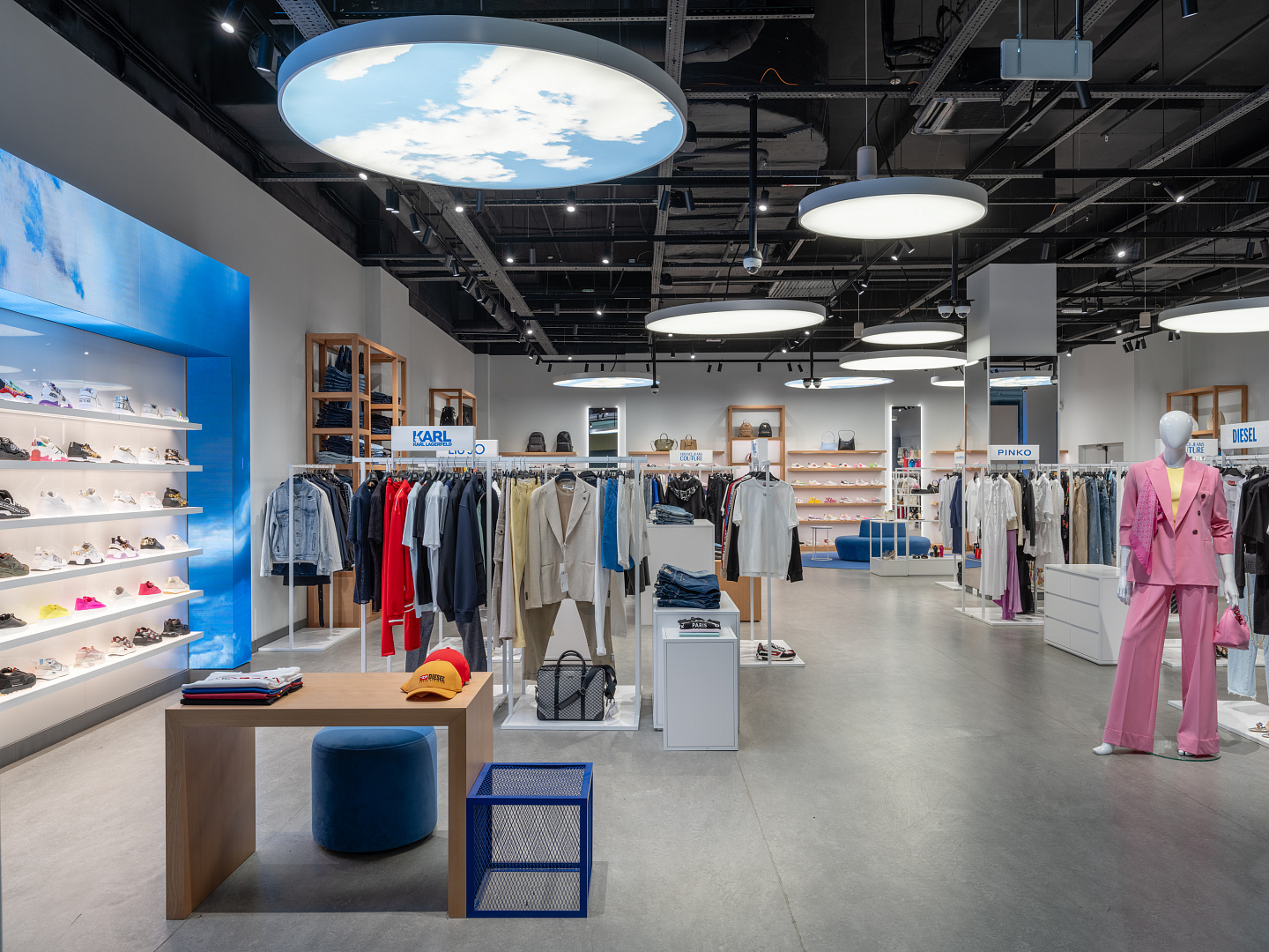 Grande Boutique SPACE by PROJECT architectural bureau