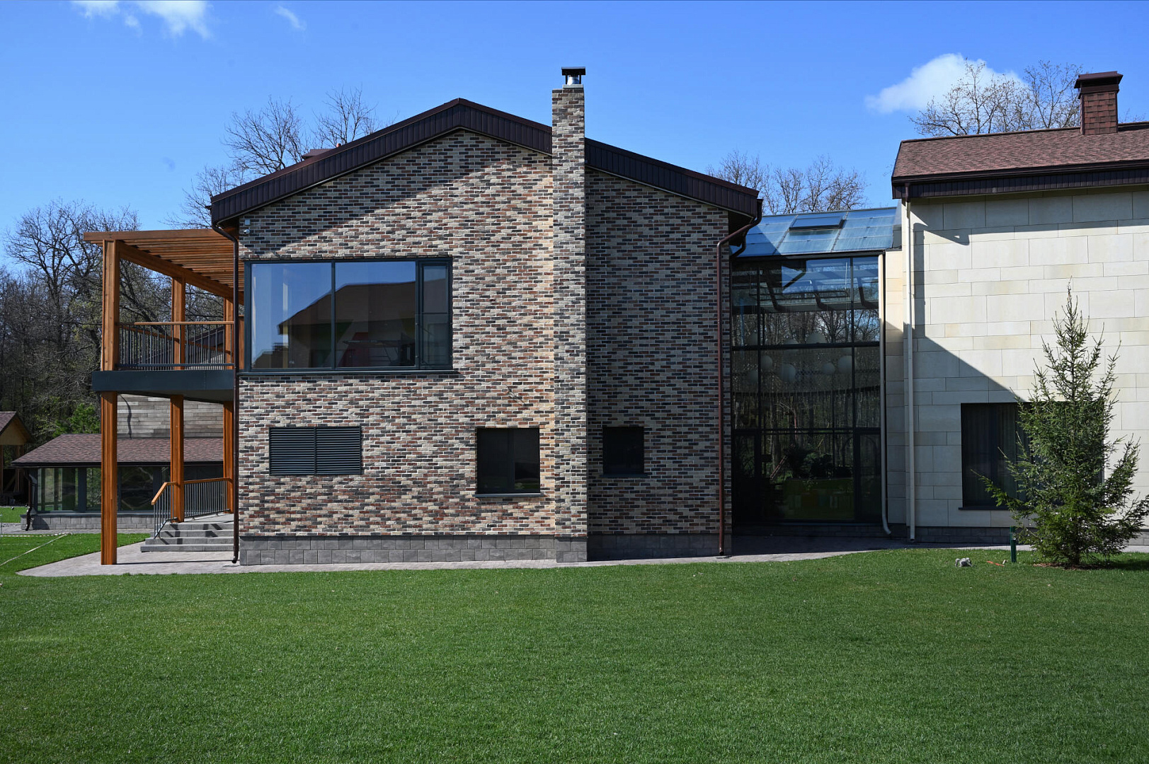 Private Villa by PROJECT architectural bureau