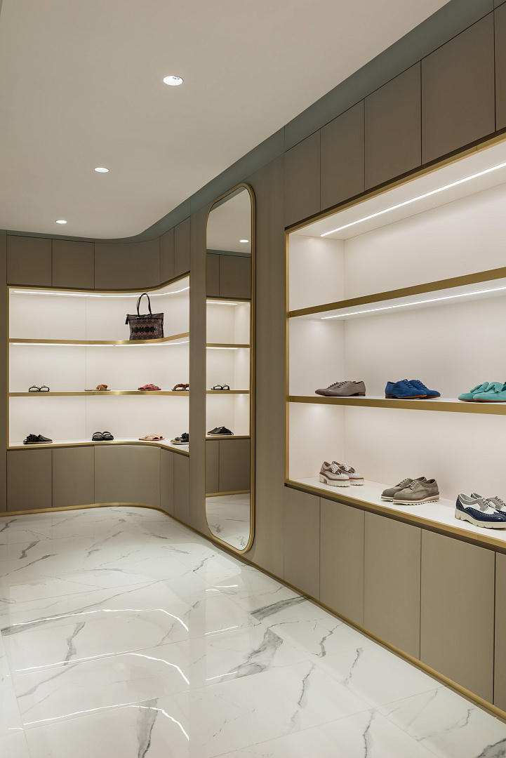 SOHO 32 by PROJECT architectural bureau