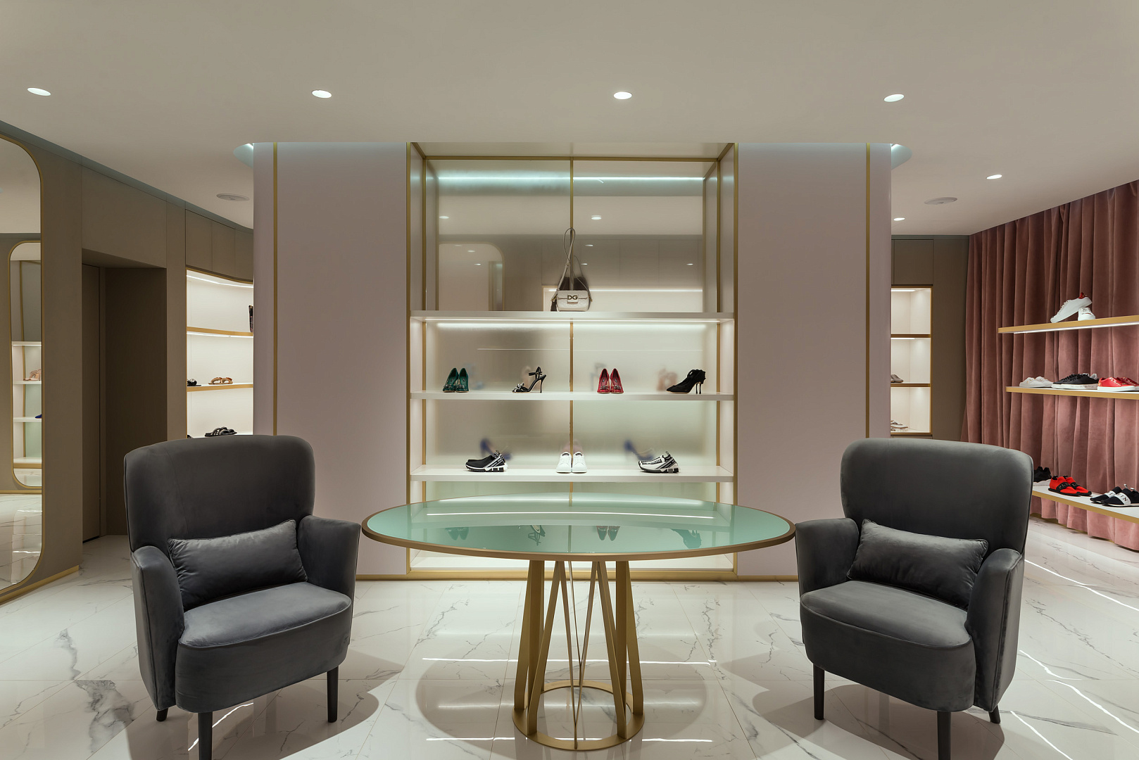 SOHO 32 by PROJECT architectural bureau
