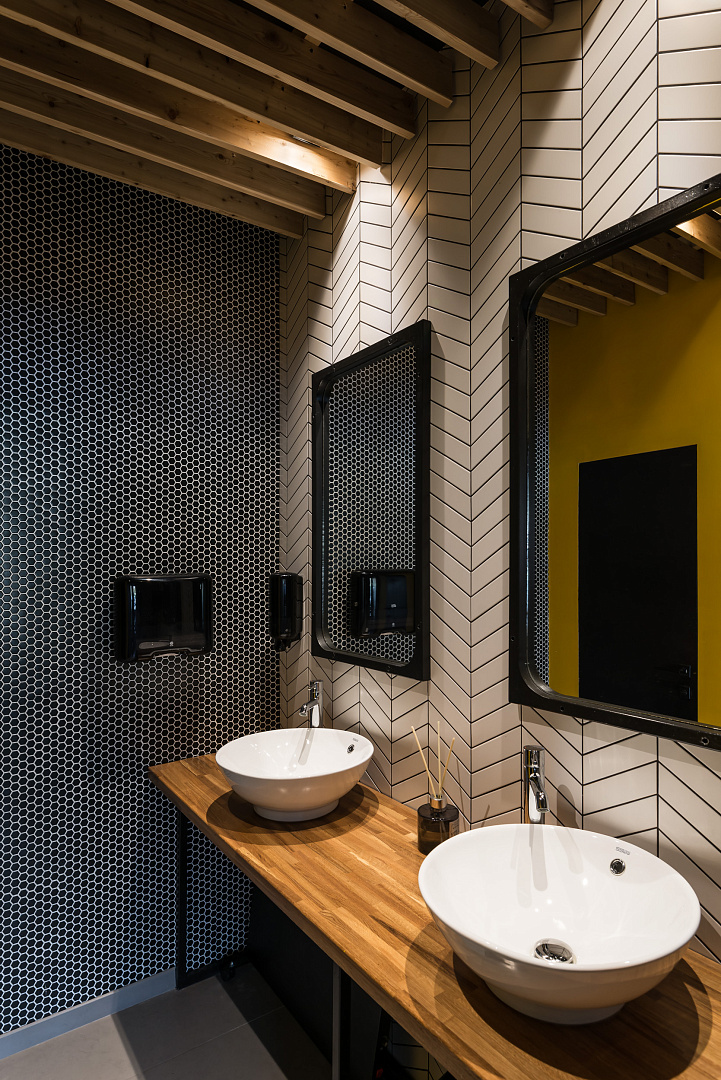 BBQ Bar&Grill Restaurant by PROJECT architectural bureau