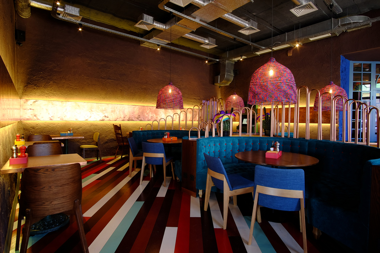 ROZAS Bar&Grill Restaurant by PROJECT architectural bureau